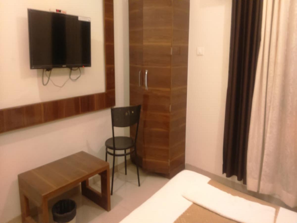 Hotel Shri Krishna Shirdi Eksteriør bilde