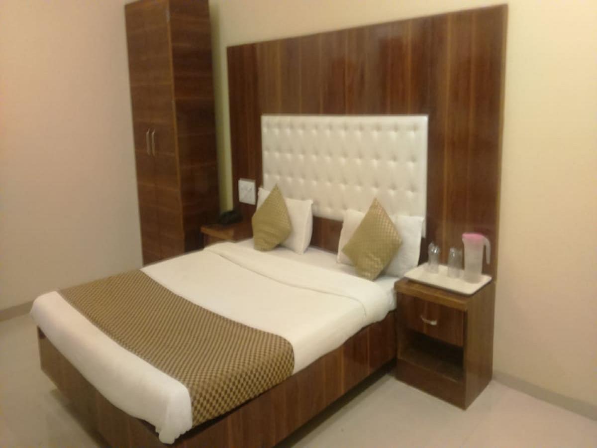 Hotel Shri Krishna Shirdi Eksteriør bilde