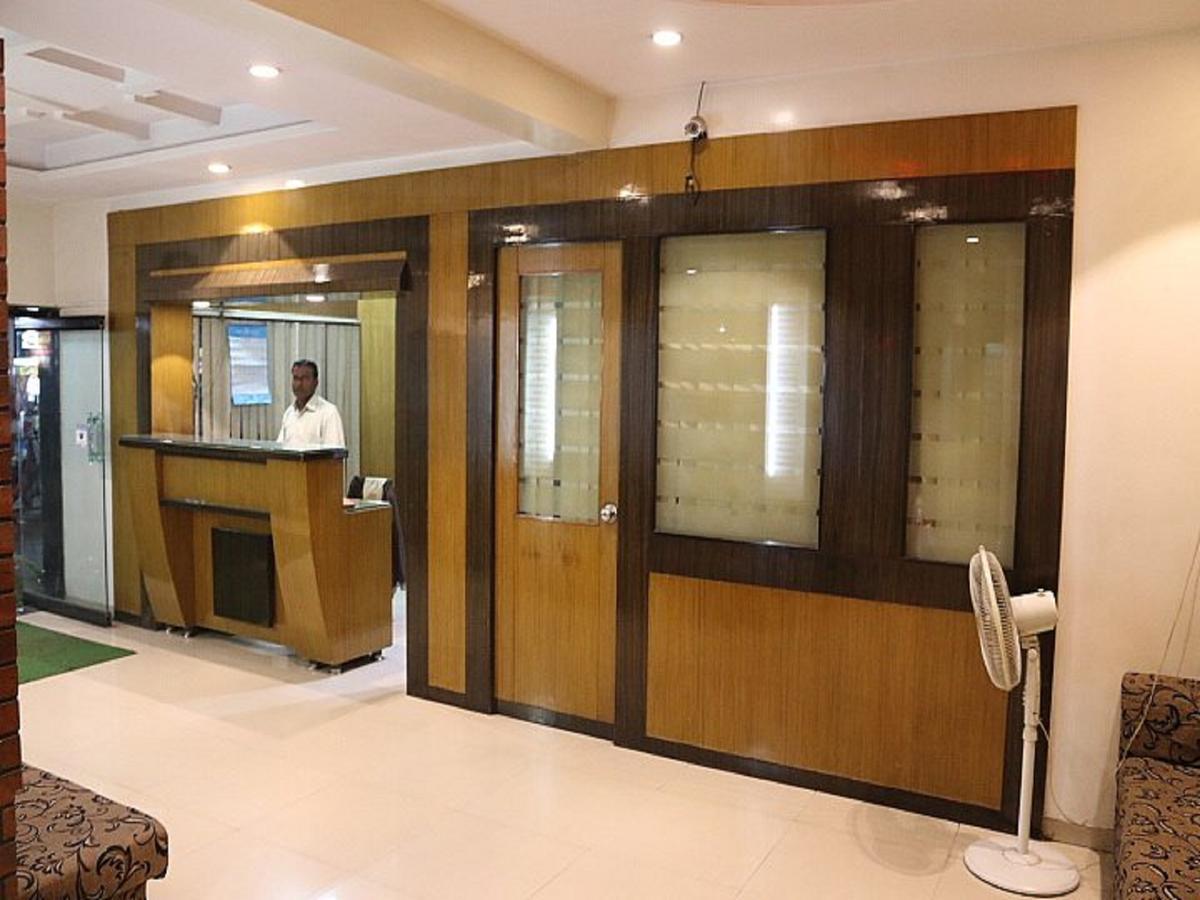 Hotel Shri Krishna Shirdi Eksteriør bilde