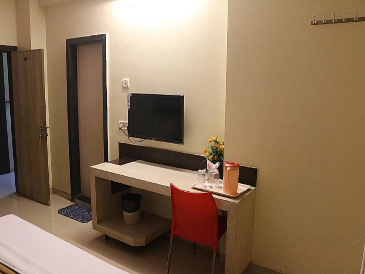 Hotel Shri Krishna Shirdi Eksteriør bilde